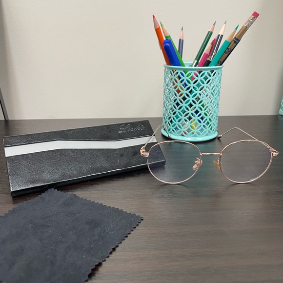 Blue light blocking glasses.  No prescription - Picture 4 of 5